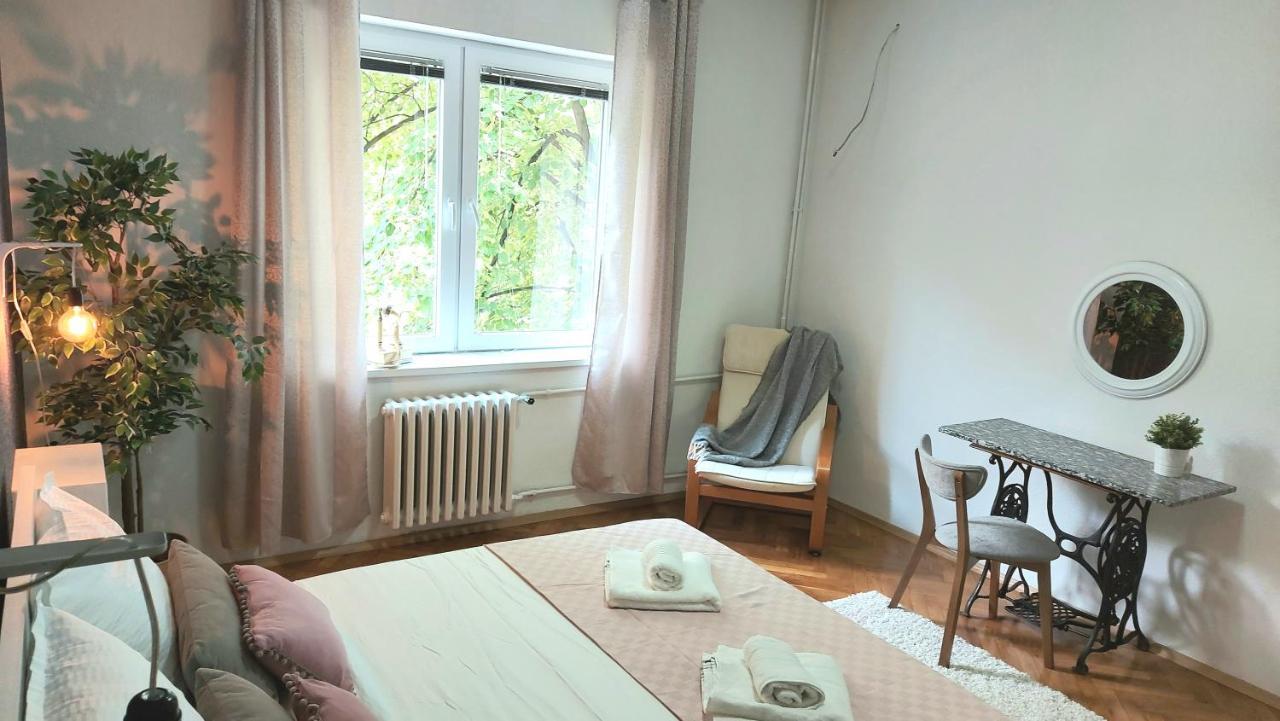 Inner City Two Bedroom Apartment Skopje Buitenkant foto