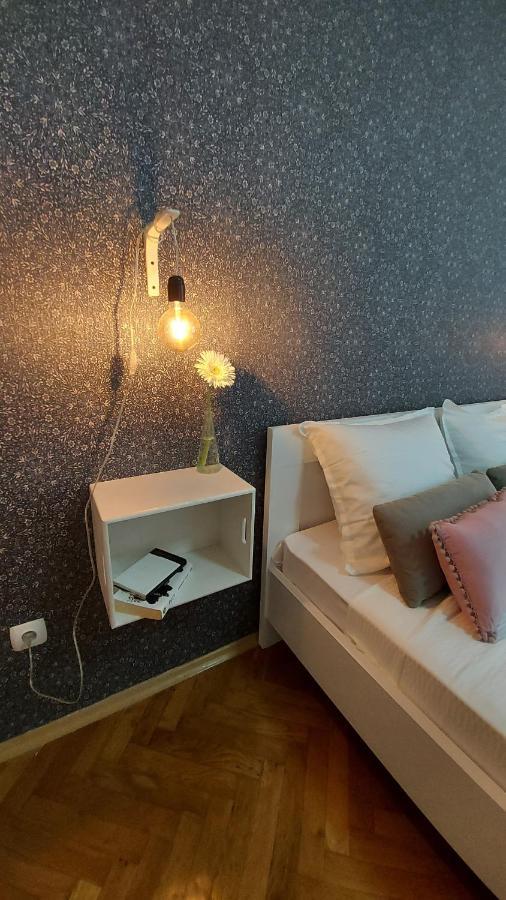Inner City Two Bedroom Apartment Skopje Buitenkant foto