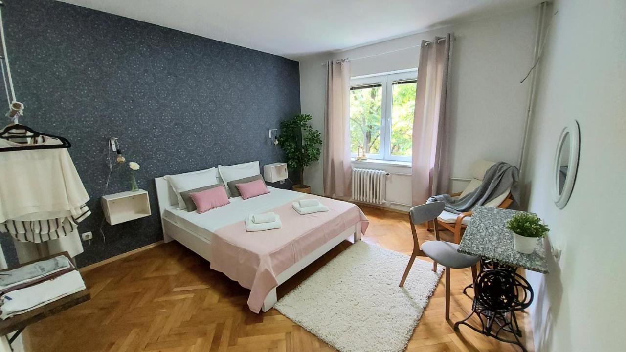 Inner City Two Bedroom Apartment Skopje Buitenkant foto